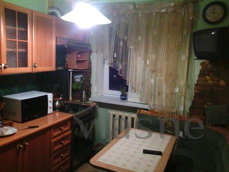 Rent 2-bedroom apartment, Chernomorsk (Illichivsk) - apartment by the day