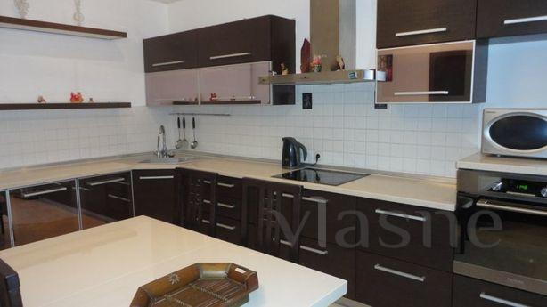 2 bedroom apartment for rent, Tyumen - apartment by the day