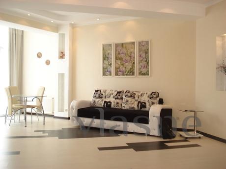 I rent an apartment in new building in the center of Yalta, 