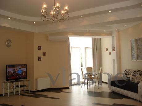 Yalta'da yeni bir evde kiralık daire, Yalta - günlük kira için daire