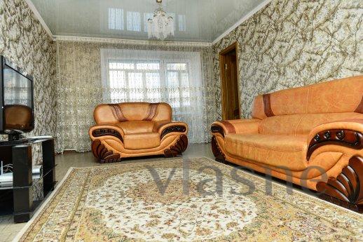 3-bedroom apartment, Almaty - günlük kira için daire