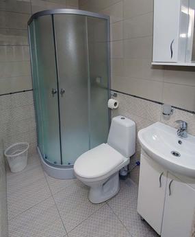 Rent a room in the city center. 2-bed, shower, all amenities