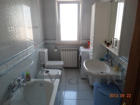 House in Italian style, 6 rooms, Sudak - apartment by the day