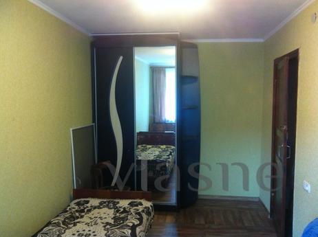 3 bedroom apartment for rent, Chernomorsk (Illichivsk) - apartment by the day