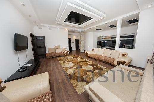 The apartment is located in a luxury building in the center 