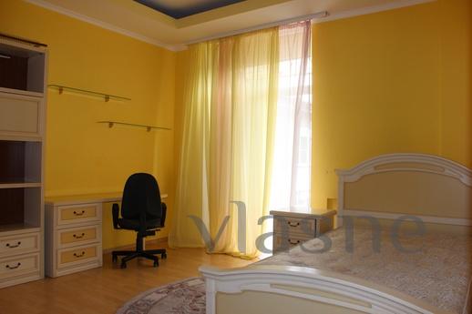 3k luxury in the quiet center, Kharkiv - günlük kira için daire