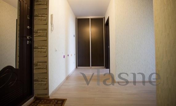 1-room apartment, 55 m², 13/15 fl., Tyumen - günlük kira için daire