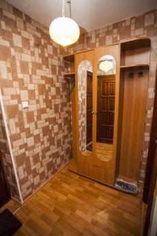 1 Bedroom clean apartment, Tyumen - apartment by the day