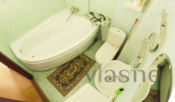 1 Bedroom clean apartment in the center, Tyumen - günlük kira için daire