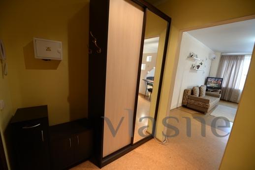 1 Bedroom clean apartment in the center, Tyumen - günlük kira için daire
