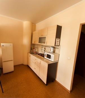 1 Bedroom clean apartment in the center, Tyumen - günlük kira için daire