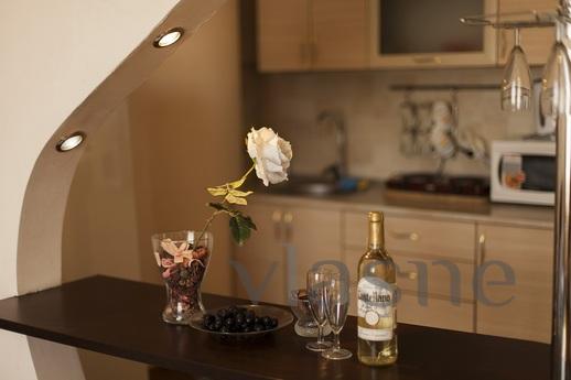 1 Bedroom clean apartment in the center, Tyumen - günlük kira için daire