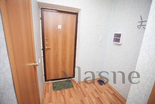1 Bedroom bright apartment Economy, Tyumen - apartment by the day