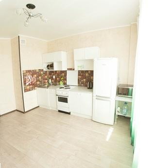 1 Bedroom bright apartment, Tyumen - günlük kira için daire