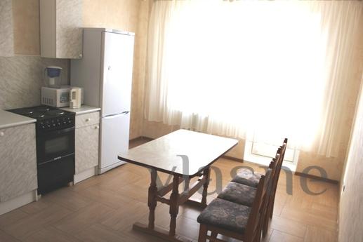 Bedroom large bright apartment, Tyumen - günlük kira için daire