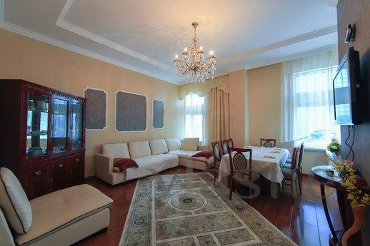 2 bedroom apartment on Kunaeva 12/2, Астана - квартира подобово