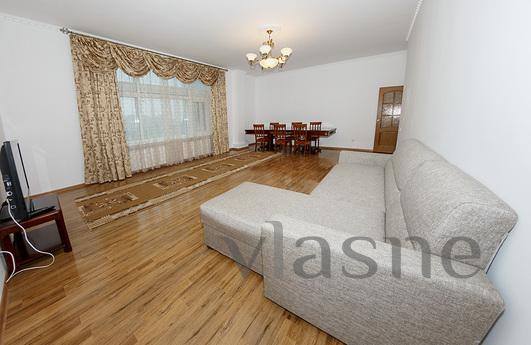 Clean and comfortable 3-bedroom apartment, separate rooms, d