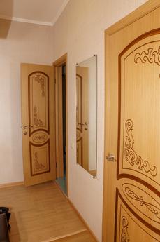 Comfortable 2-bedroom apartment, Omsk - günlük kira için daire