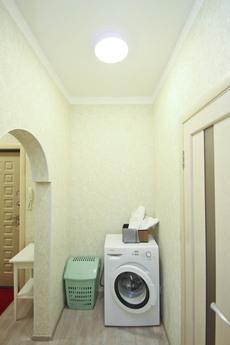 1 bedroom apartment for rent, Surgut - günlük kira için daire