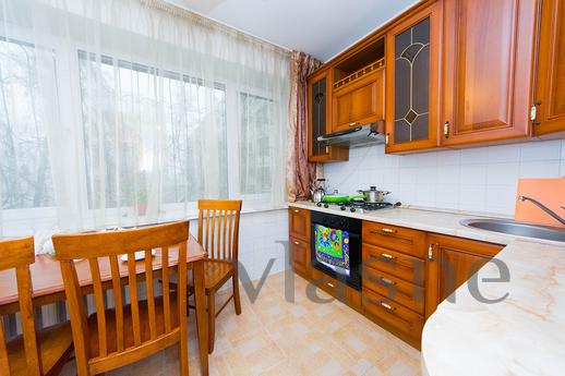 The apartment is in the center of Almaty, Алмати - квартира подобово