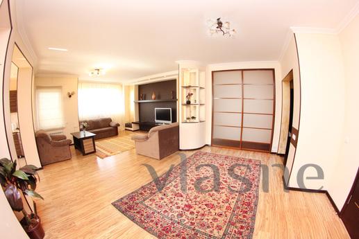 3-bedroom luxury apartment in MegaAlmaty, Алмати - квартира подобово