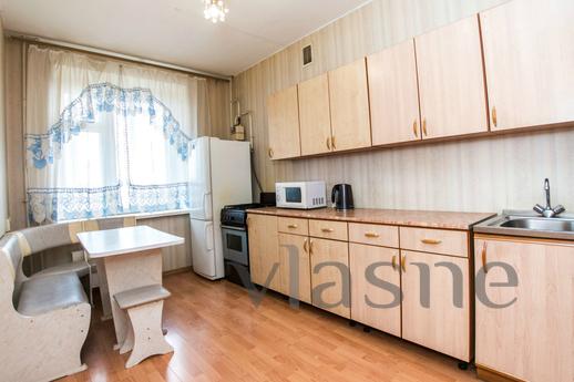 One bedroom apartment near the Promenade, Kemerovo - günlük kira için daire