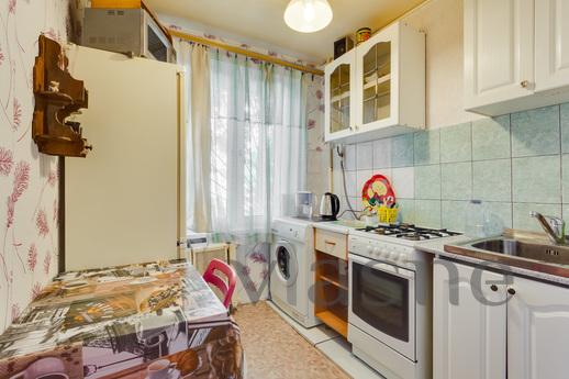 1 bedroom apartment near the metro, Moscow - günlük kira için daire