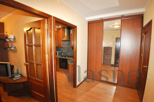 1 bedroom apartment in the central area, Kemerovo - günlük kira için daire