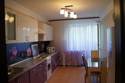 One-bedroom apartment near Neftegaz, Тюмень - квартира подобово