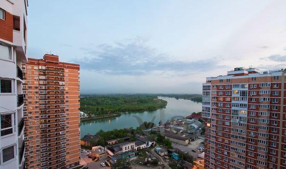 Apartment overlooking the river, park, Krasnodar - günlük kira için daire
