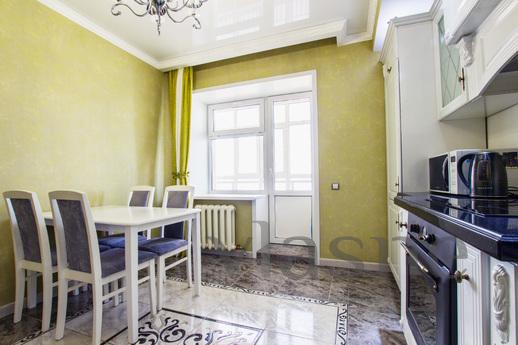 Excellent 3 bedroom apartment, Astana - günlük kira için daire