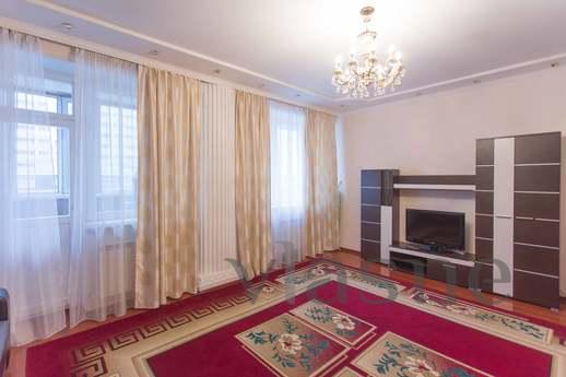 Spacious apartment in the center, Astana - günlük kira için daire