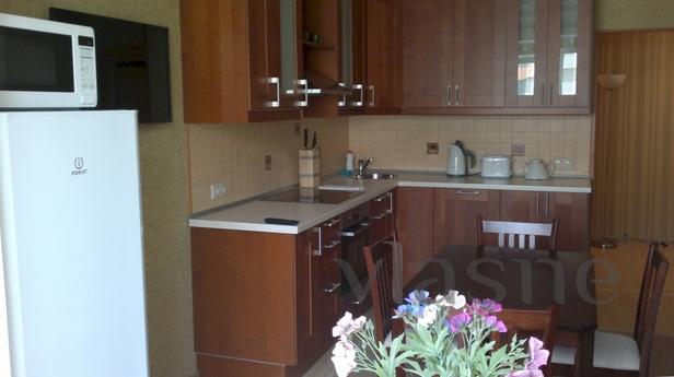 Excellent 3 bedroom apartment Oganova, Rostov-on-Don - günlük kira için daire