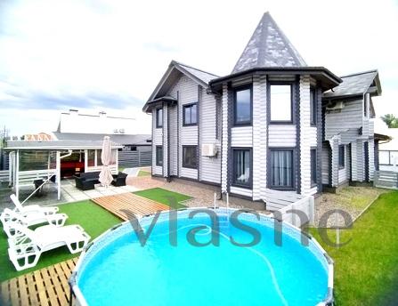 Kiev'de yüzme havuzlu bir evin günlük kirası, Kyiv - günlük kira için daire