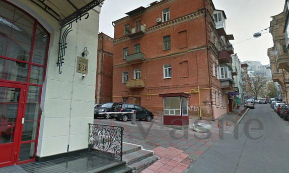 Three-bedroom apartment in the center, Kyiv - mieszkanie po dobowo