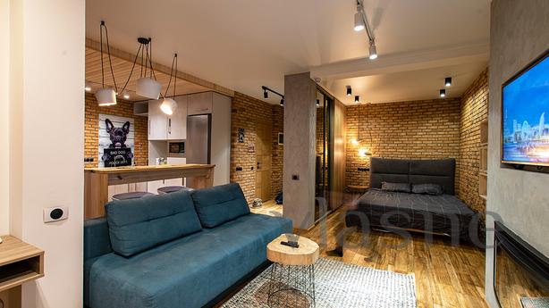 Loft studio with fireplace, new building, Kyiv - günlük kira için daire