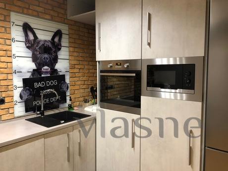 Лофт студио с камином,  новострой, м.КПИ, Киев - квартира посуточно