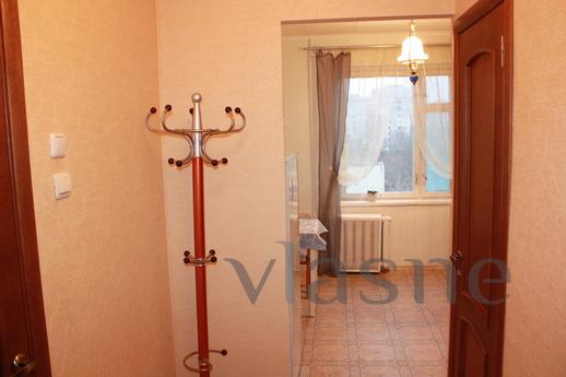 Bright, cozy 1-room apartment on Tairov, Odessa - apartment by the day