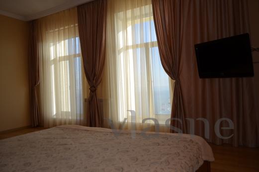 Exclusive apartment with sea view, Berdiansk - günlük kira için daire