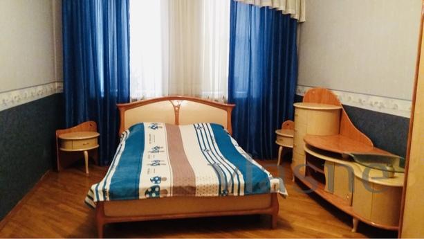 Bir günde 3 odalı daire kiralayın., Odessa - günlük kira için daire
