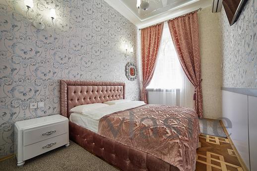 Merkezde 2 yatak odalı VIP daire, Lviv - günlük kira için daire