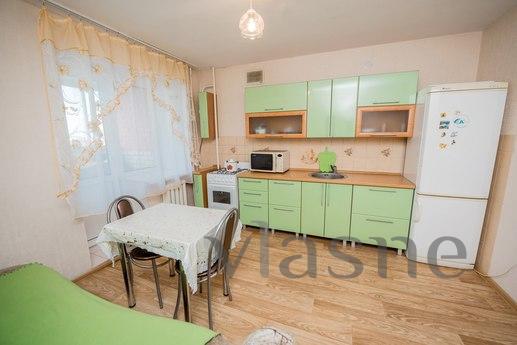 1-bedroom apartment in the center, Orenburg - günlük kira için daire