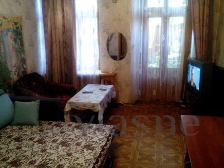 Odessa'nın merkezinde 4 odalı daire Deribasovskaya'ya 10 dak