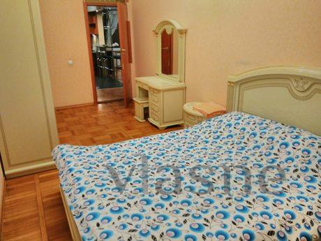 Deribasovskaya yakınında 4 yatak odalı m, Odessa - günlük kira için daire
