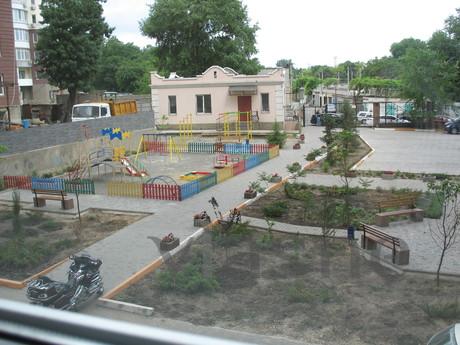 1-ком.квартира посуточно, Черноморск (Ильичевск) - квартира посуточно