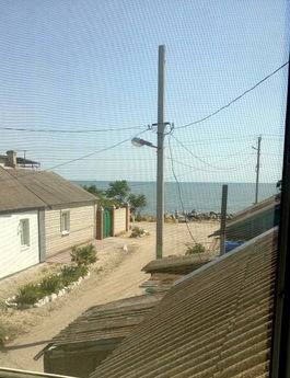 Rooms by the sea (10 m beach), Berdiansk - apartment by the day