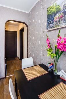 1 bedroom apartment for rent, Tyumen - günlük kira için daire