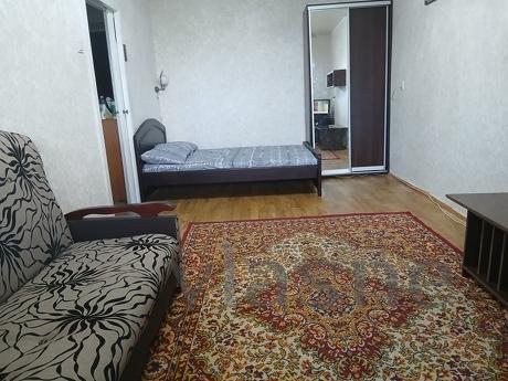 Сдаётся 1 к на Парковой18.тел, Черноморск (Ильичевск) - квартира посуточно