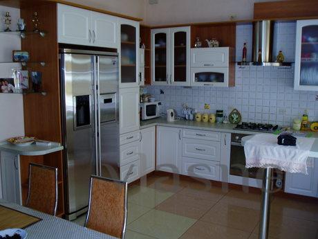 Private house, Odessa - apartment by the day