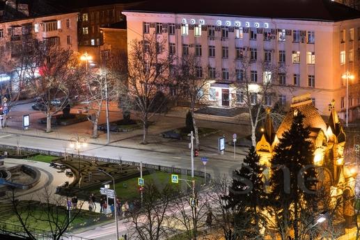 View of the main street of the city, Krasnodar - günlük kira için daire